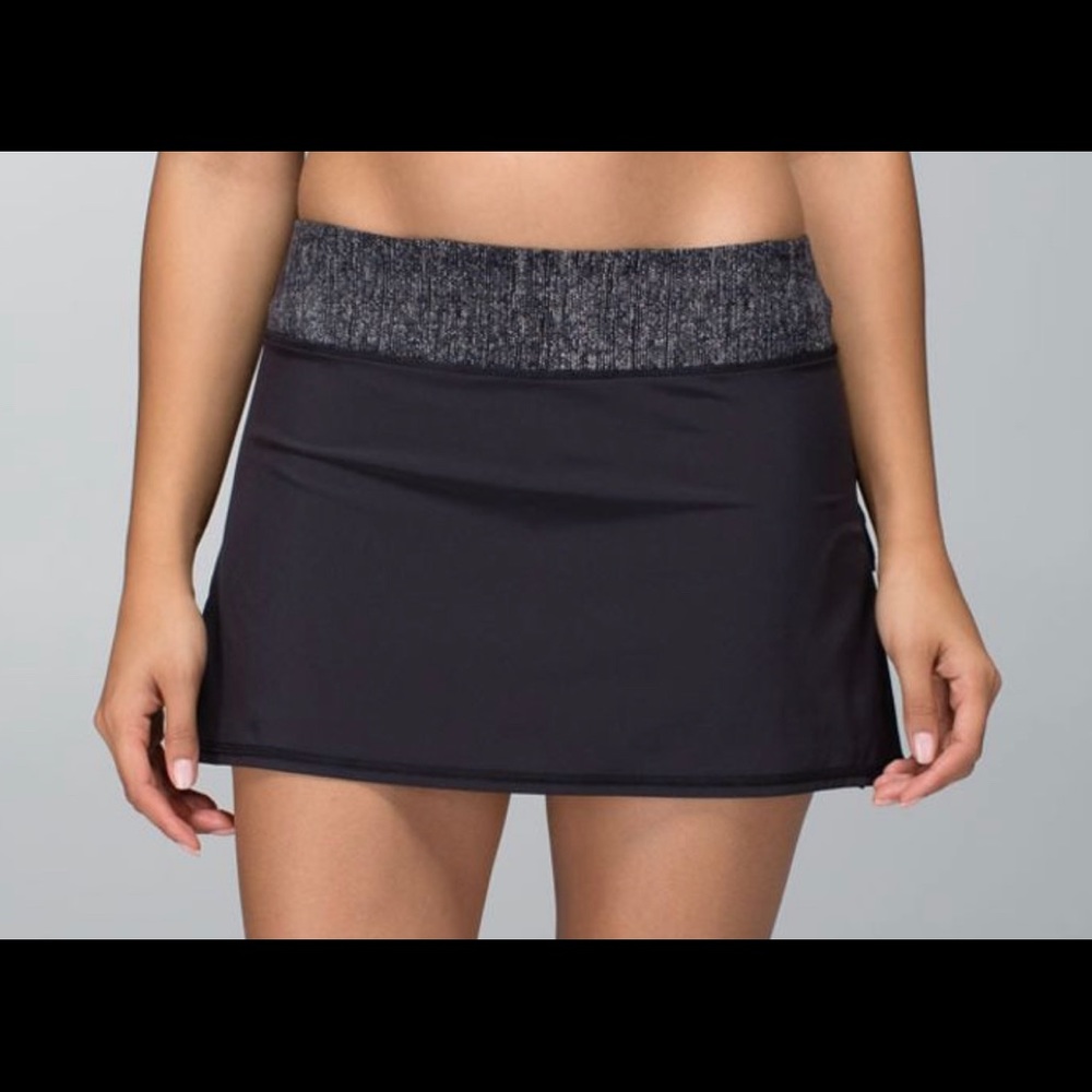 Excellent condition Lululemon Run: Pace Setter Skirt Black Dune size 10